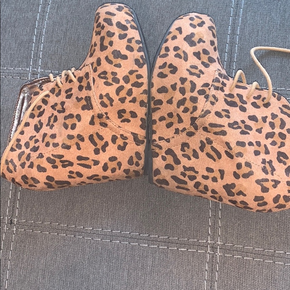 Cheetah Print Booties - Picture 4 of 6